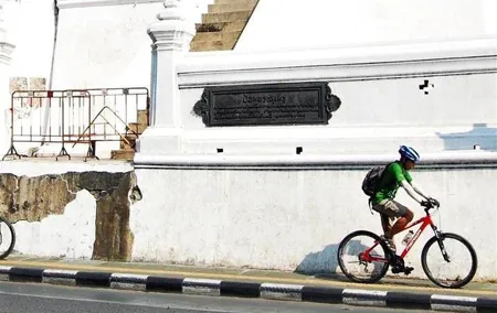 Bike Historic Bangkok Tours : Pedal Through the Old City of Bangkok