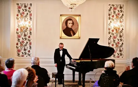 Chopin’s concert in a unique concert hall (1h)