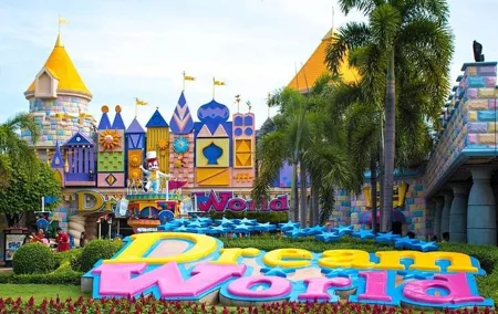 Bangkok Dream World & Snow Town Theme Park Admission Ticket