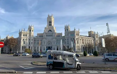 Welcoming Tuk Tuk Tour of Madrid For up to 6 People