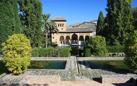 4-Day Guided Tour Cordoba, Seville, Granada and Toledo from Madrid