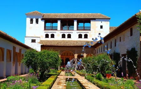 Andalusia 5-Day Guided Tour from Madrid via Cordoba