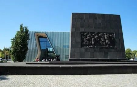 Private Tour: Warsaw Ghetto with a local Historian