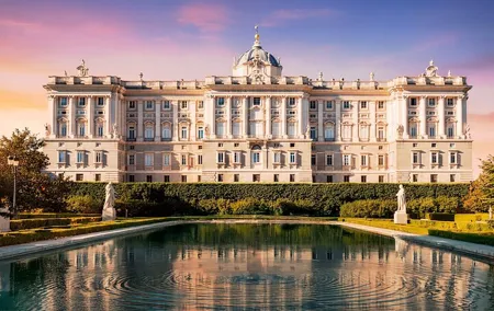 Madrid: VIP PRIVATE Royal Palace and Prado Museum.