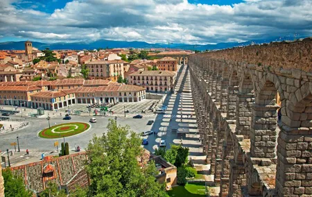 Ávila & Segovia and Alcazar Day Tour from Madrid lunch included