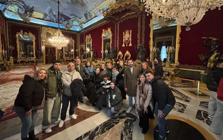 Royal Palace Guided Tour Small Group with Tickets