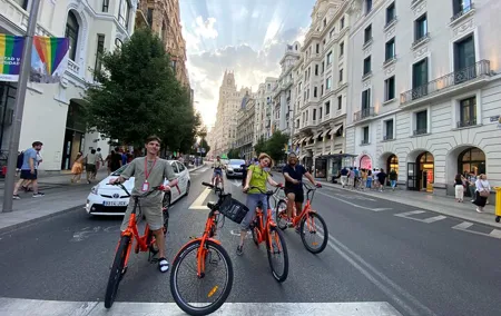 Madrid Guided Bike Tour in Plaza Mayor, Retiro Park and More