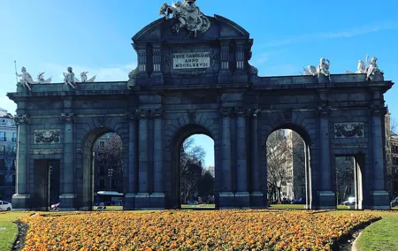 Private Madrid Fullday Guided Tour with Dlx Car