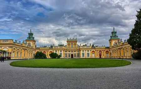 Wilanów Royal Palace + Polish Vodka Museum: SMALL GROUP /inc. Pick-up/
