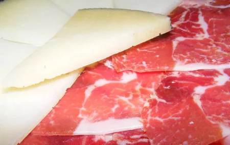 Madrid Lunchtime Aperitivo and Tapas Walking Tour