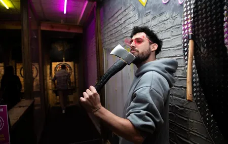 Axe Throwing 1 hour session