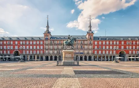 Small Group Tour of the Austrias in Madrid
