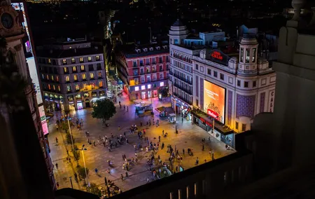 Nightlife Tour Drinks Tapas and Party Experience in Madrid
