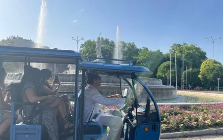 EN Tuk Tuk Electric POR Madrid Tour