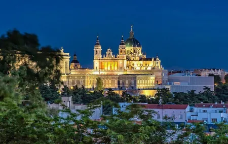 MADRID Old City and Royal Quarter. Small group guided tour
