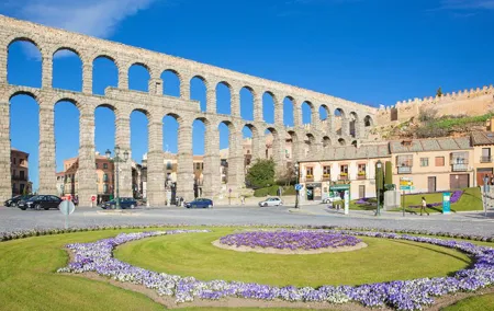 Segovia and Avila Private Tour with Lunch and Hotel Pick up from Madrid