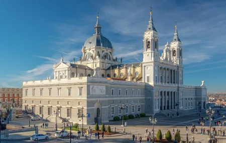 Madrid: VIP Royal Palace & Cathedral with tickets & hotel pickup