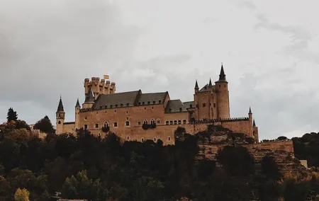 Private Tour to Avila and Segovia from Madrid with Pick up