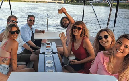 Private 2 Hour Motorboat Tour on Vistula in Warsaw for 9