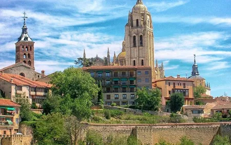 Private Tour Ávila - Segovia from Madrid with Tapas Route