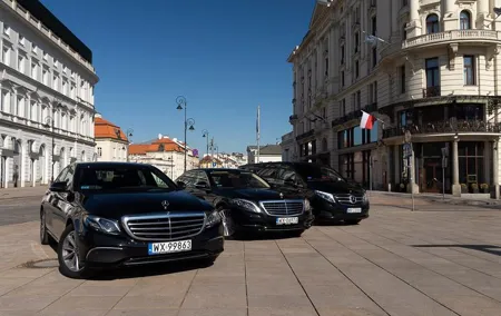 Mercedes with a driver at your disposal in Warsaw (4-8-12 hours)