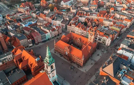 Torun Small Group Tour from Warsaw with Lunch