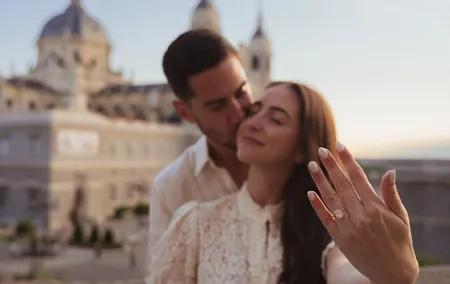 Private Photo Session Tour for Couples in Madrid
