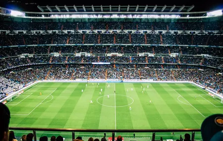 Madrid: Real Madrid football matchday experience with local