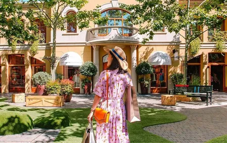 6-Hour Private Tour to Las Rozas Village