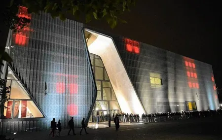POLIN Museum of the History of Polish Jews : PRIVATE TOUR /inc. Pick-up/