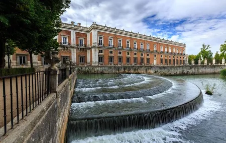 Private tour from Madrid to Aranjuez with hotel pick up