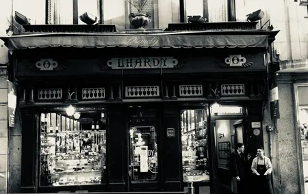 Private walking Tour: The oldest taverns of Madrid