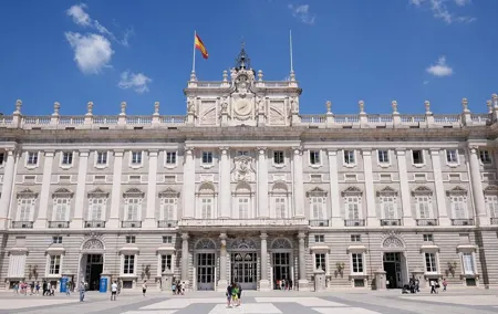Royal Palace Skip the line Private Guided Tour