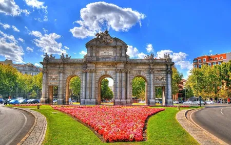 Two Hours Quick Madrid Private Tour with Hotel Pick up