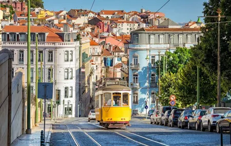 Private Transfer from Madrid to Lisbon with 2 hours for sightseeing