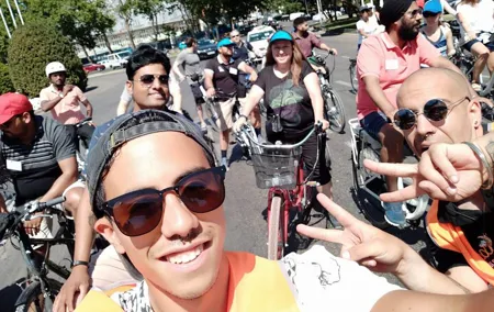Madrid BIKE or EBIKE experience: Santiago Bernabeu Stadium and picnic