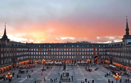 Madrid Private Walking Tour: Very Best of City Center