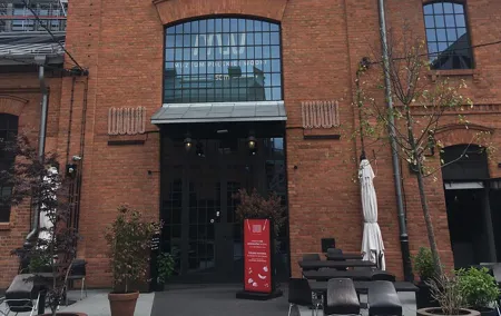 Warsaw Old Town inc.Royal Castle+Polish Vodka Museum: SMALL GROUP /inc. Pick-up/