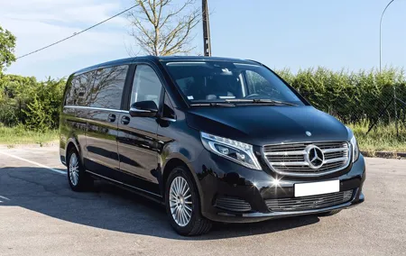 Madrid Airport MAD Round-Trip Transfer in Private Van