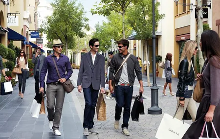 Private Tour: Madrid Outlets with Style