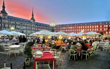 Private Tour: Madrid Walking Tour of Los Austrias