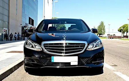 Madrid: Private Transfer IN or OUT in Upscale Vehicle with Professional Driver