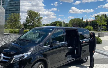Private Shuttle Transfer from City Centre to Airport