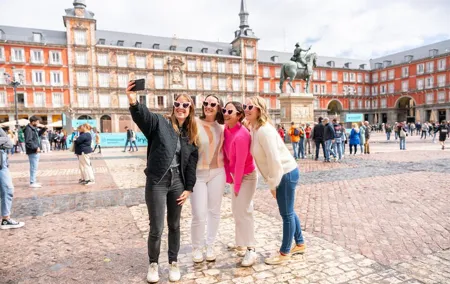 Professional Private Photoshoot at The Royal Palace in Madrid