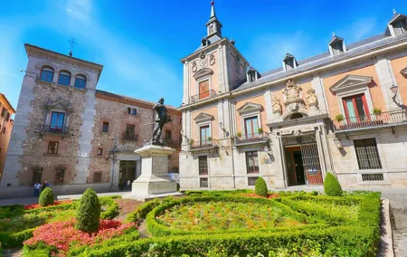 Madrid Walking Tour: Sol, Plaza Mayor, Royal Palace, Gran Via