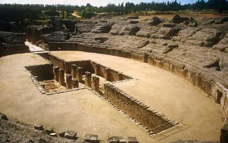 Private Tour Seville and Itálica archaeological site from Madrid