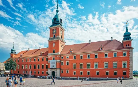 Skip-the-Line Royal Castle in Warsaw Guided Tour
