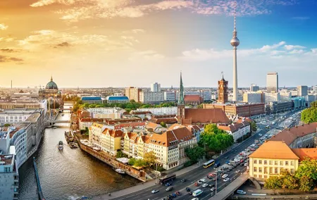 Prague to Berlin - private transfer with 2 hours of sightseeing