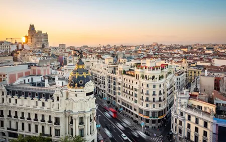 Madrid Historical tour through Cinema and Cocktail tasting