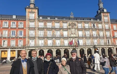 Madrid Must See Attractions Walking Tour with Guide